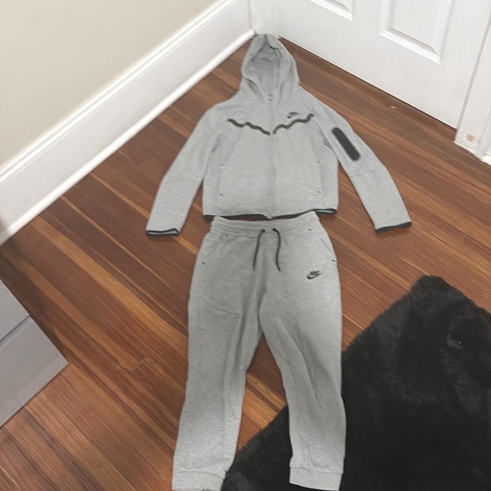 Big Kids Large Size Grey Nike Tech Pants and Sweatshirt